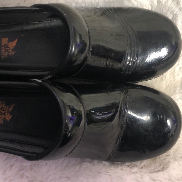 Dansko XP Pro Patent Leather Clogs – Black
Size EU 38 (US Women’s 7) - Picture 2 of 9